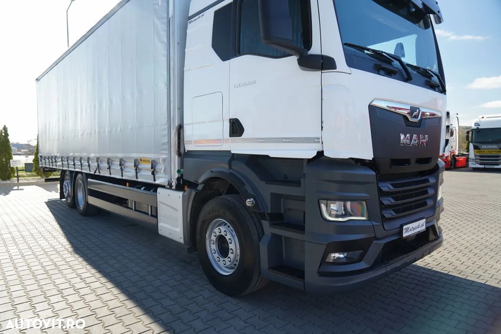 MAN TGX 26.520 / 6x2 / 9.3 M CORTINĂ / ACOPERIȘ RIDICABIL / AXĂ RIDICABILĂ / DIRECȚIE / NOU - 7