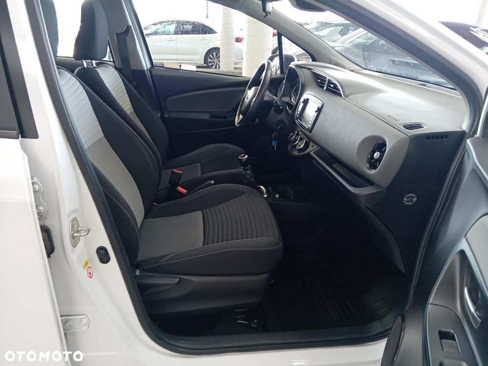 Toyota Yaris - 12