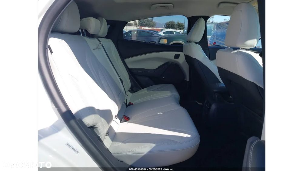 Ford Mustang Mach-E - 11