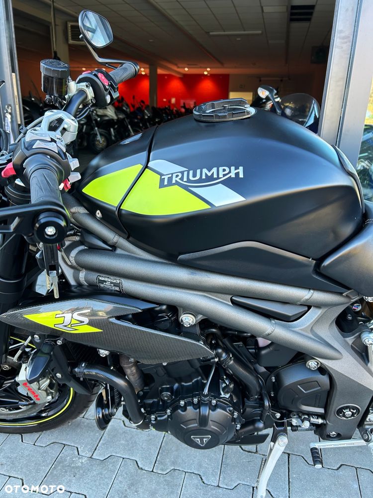 Triumph Speed Triple - 18