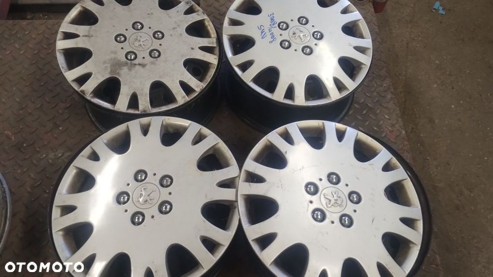 Felgi stalowe 5x114,3 16 cali z kołpakami peugeot 3008/4008 - 1