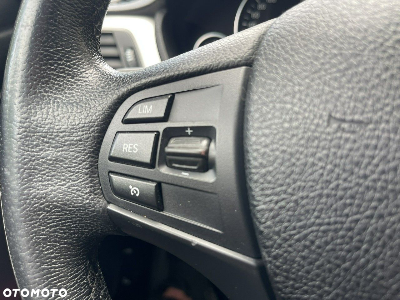 BMW Seria 3 - 38