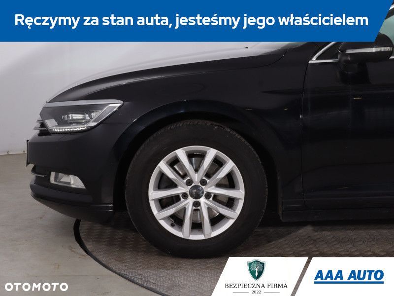 Volkswagen Passat - 17