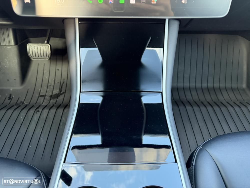 Tesla Model 3 Long-Range Dual Motor AWD - 28