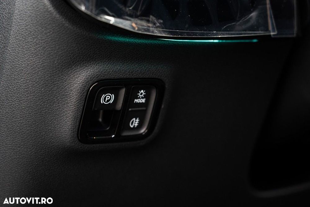 Mercedes-Benz CLA - 21