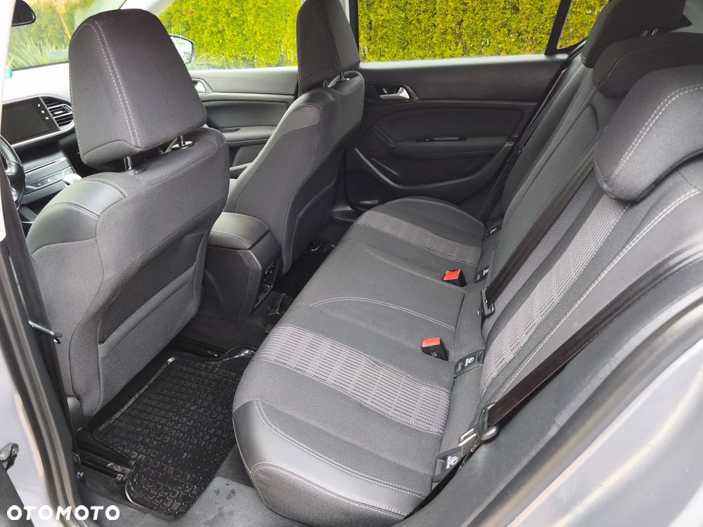 Peugeot 308 BlueHDi FAP 130 Stop & Start Allure Pack - 8