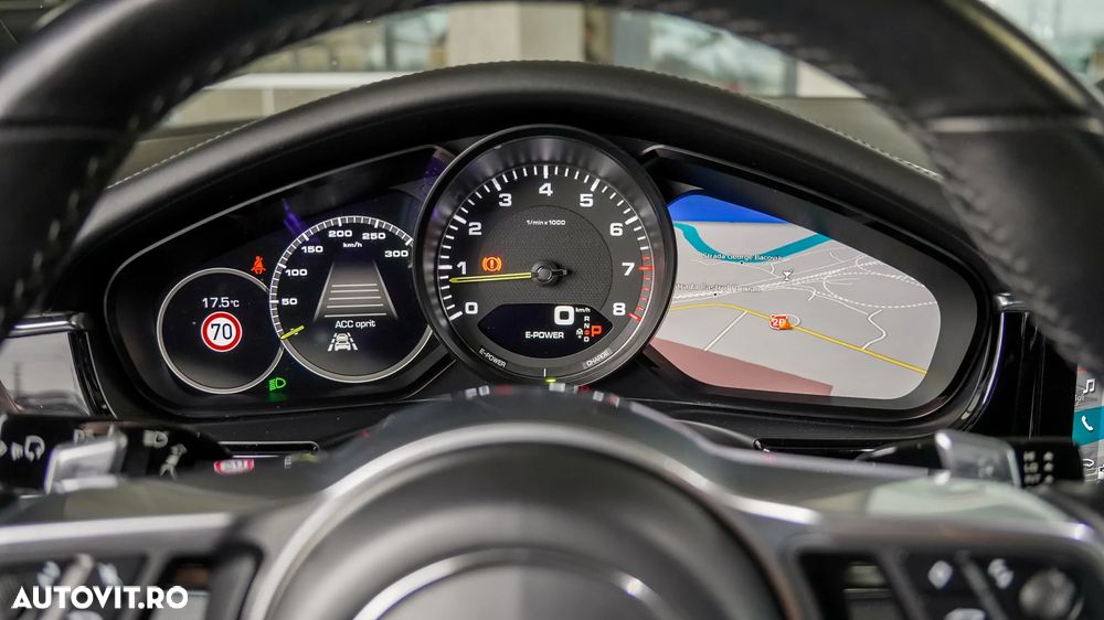 Porsche Panamera 4 E-Hybrid - 23
