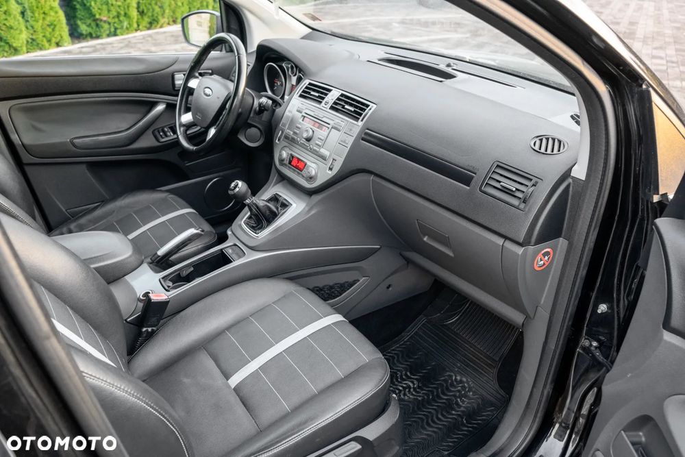 Ford Kuga 2.0 TDCi 4x4 Titanium - 37