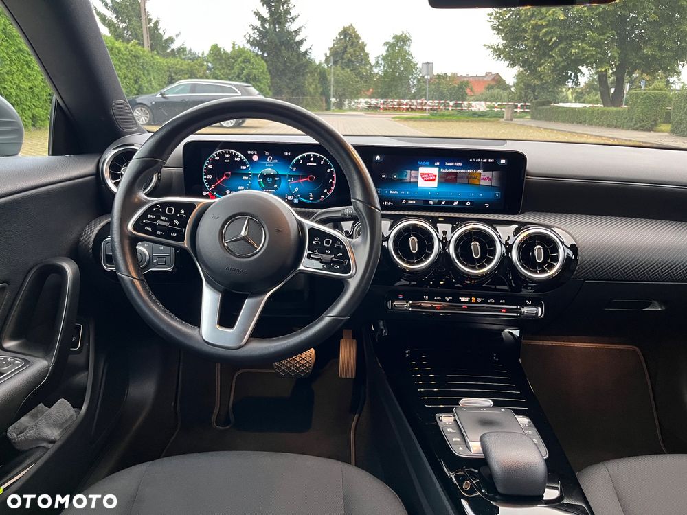 Mercedes-Benz CLA 200 Progressive 7G-DCT - 13