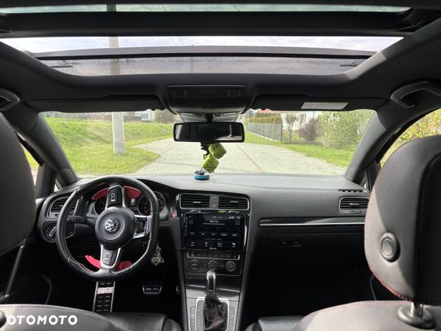 Volkswagen Golf - 13