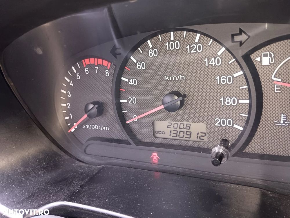 Hyundai Accent LC 1.3 SOHC - 6