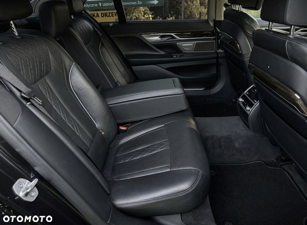 BMW Seria 7 740Li - 14