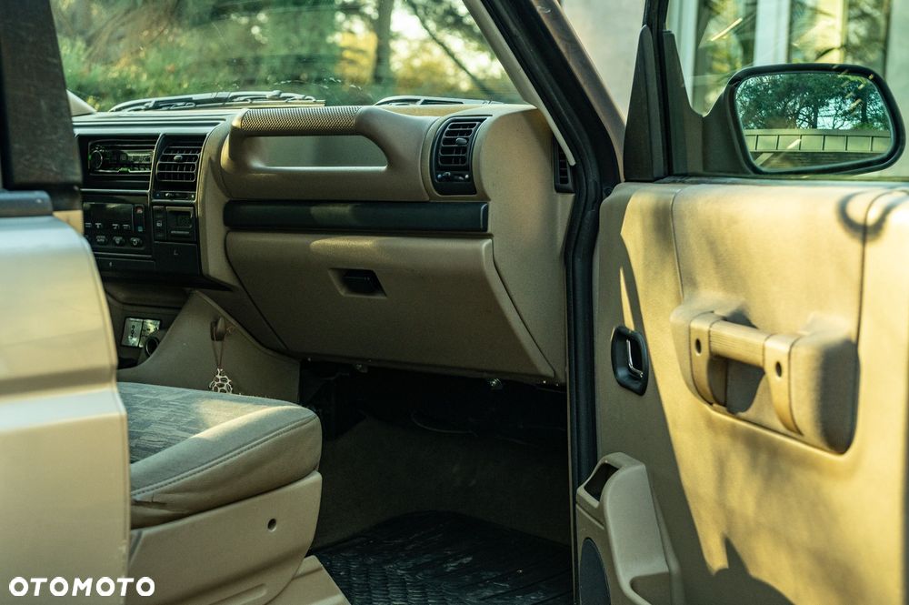 Land Rover Discovery - 20