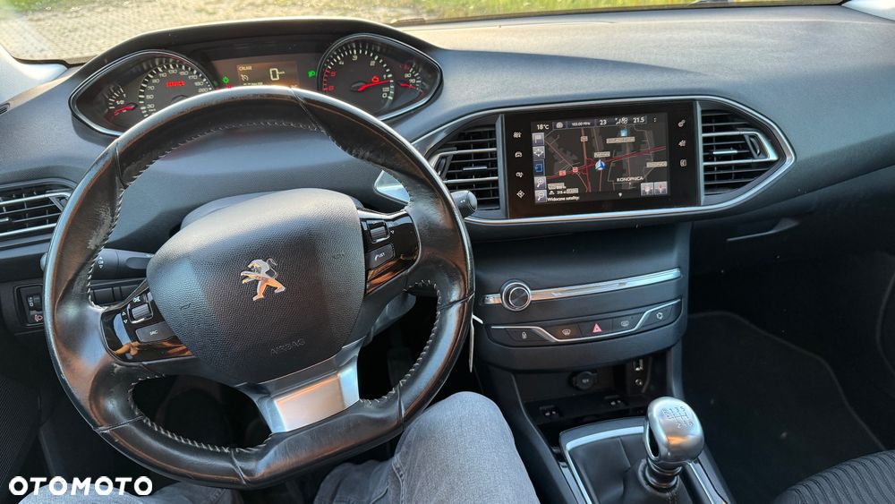 Peugeot 308 1.6 BlueHDi Allure S&S - 16