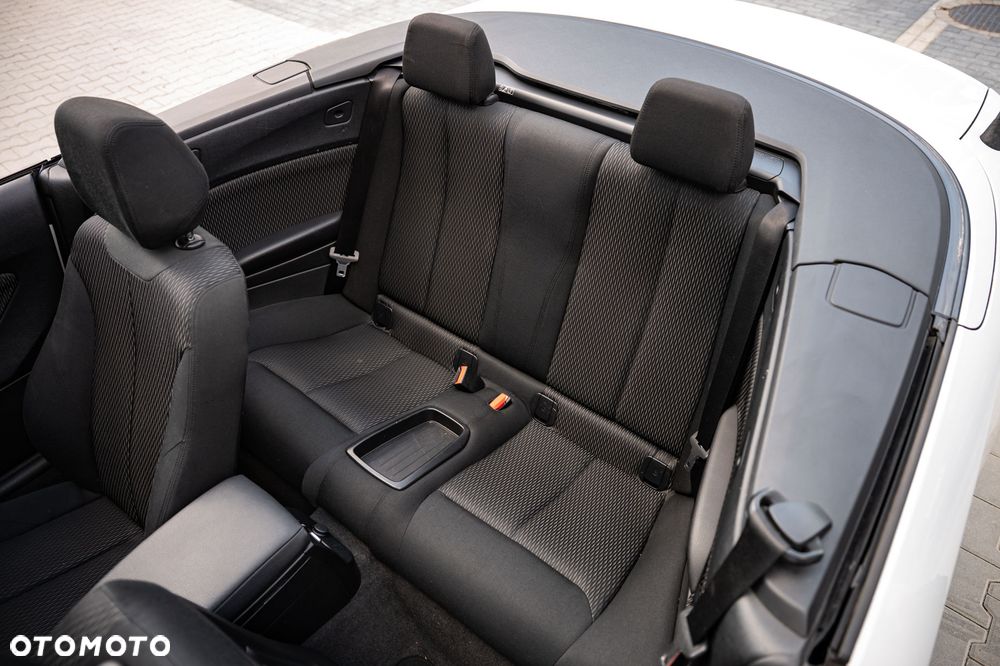 BMW Seria 2 218d - 11