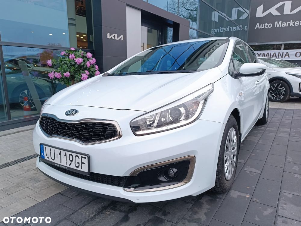 Kia Ceed - 4