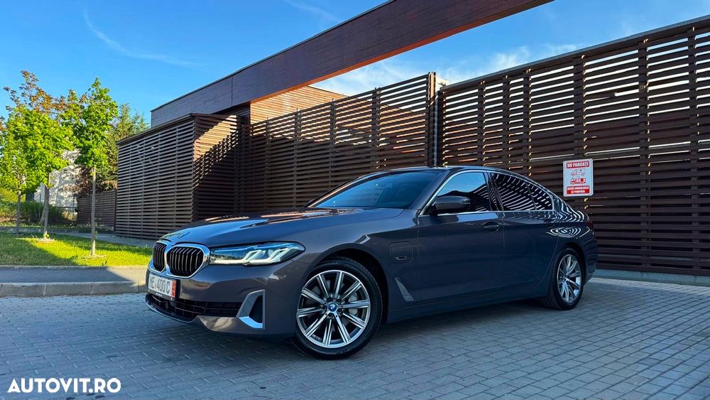 BMW Seria 5 530e xDrive Aut. Luxury Line - 1