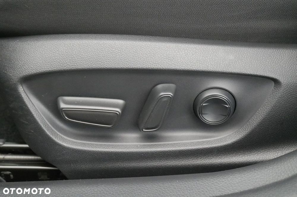 Toyota Camry 2.5 Hybrid Comfort CVT - 27