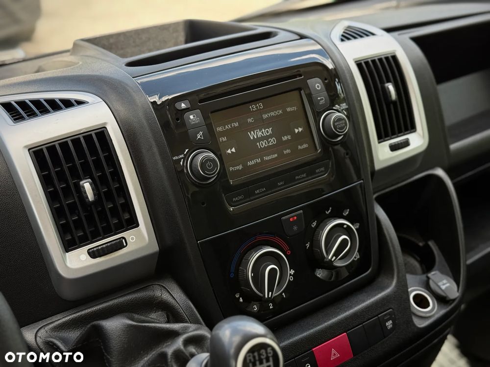 Fiat Ducato 2.3 131KM / Kontener 4,2m 8EP + Winda Palfinger 750kg / 250.476KM PRZEBIEG / 2019 ROK PRODUKCJI / ZAREJESTROWANY W PL / PO PRZEGLĄDZIE UDT / GOTOWY DO PRACY ! - 31