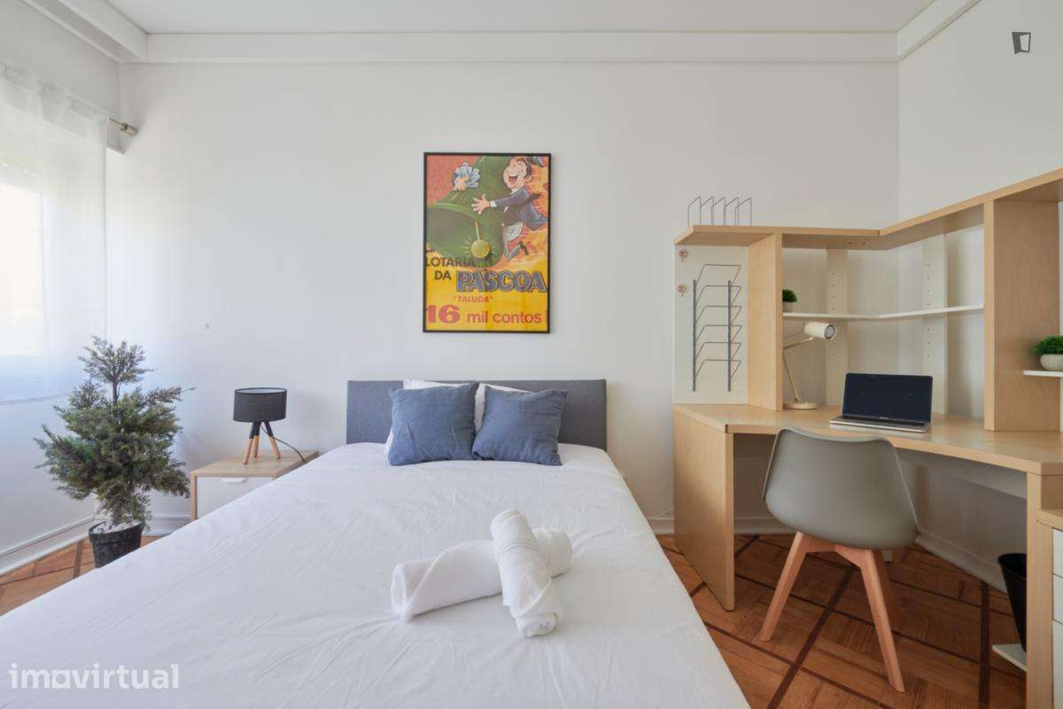 Quarto - localizado em São Sebastião Lisbon - Grande imagem: 5/27