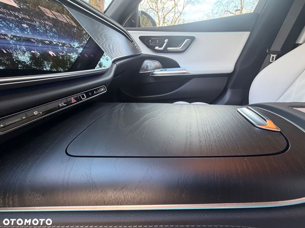 Mercedes-Benz Klasa E 220 d mHEV 4-Matic Exclusive 9G-Tronic - 15