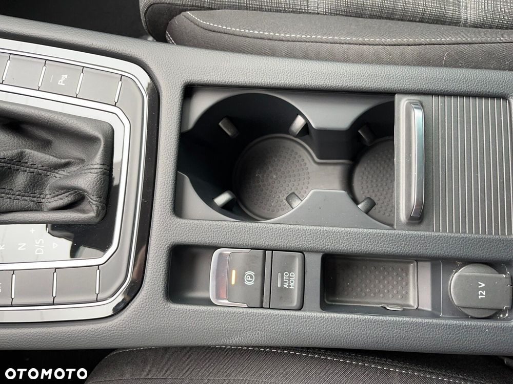 Volkswagen Passat - 26