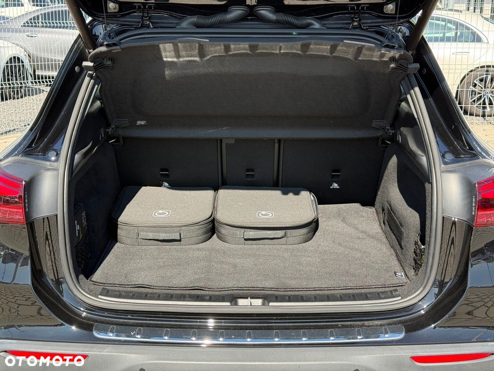 Mercedes-Benz EQA 300 66.5kWh 4-Matic Progressive - 28