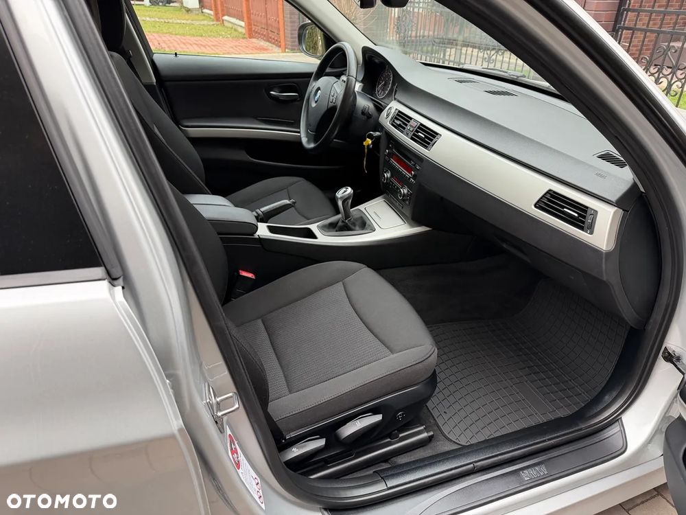 BMW Seria 3 318d DPF Edition Exclusive - 6