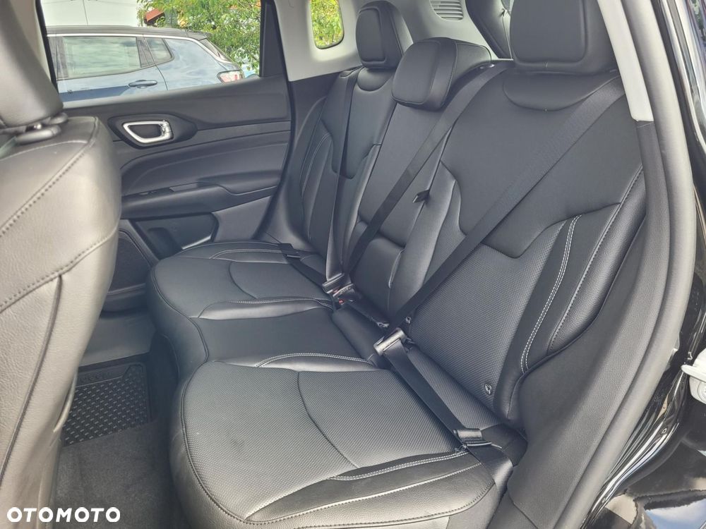 Jeep Compass - 12
