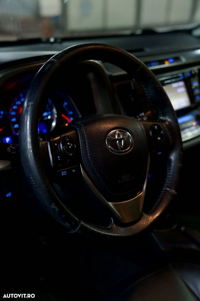 Toyota RAV4 2.2 D-4CAT 4WD Aut Executive - 13