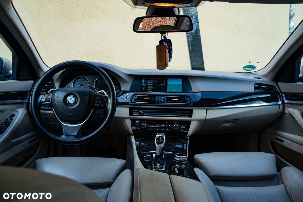 BMW Seria 5 520d - 13