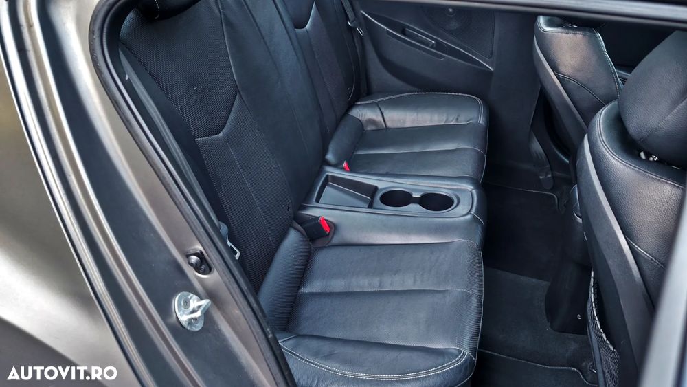 Hyundai Veloster 1.6 Turbo Matt Finish - 11