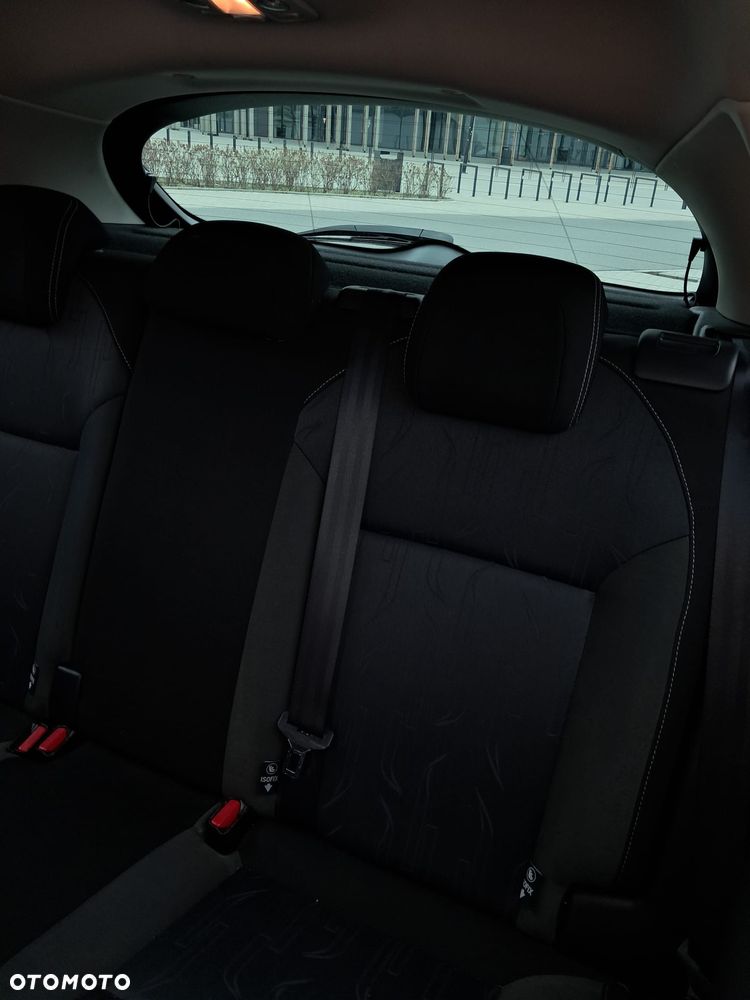 Citroën C4 HDi 110 Attraction - 23