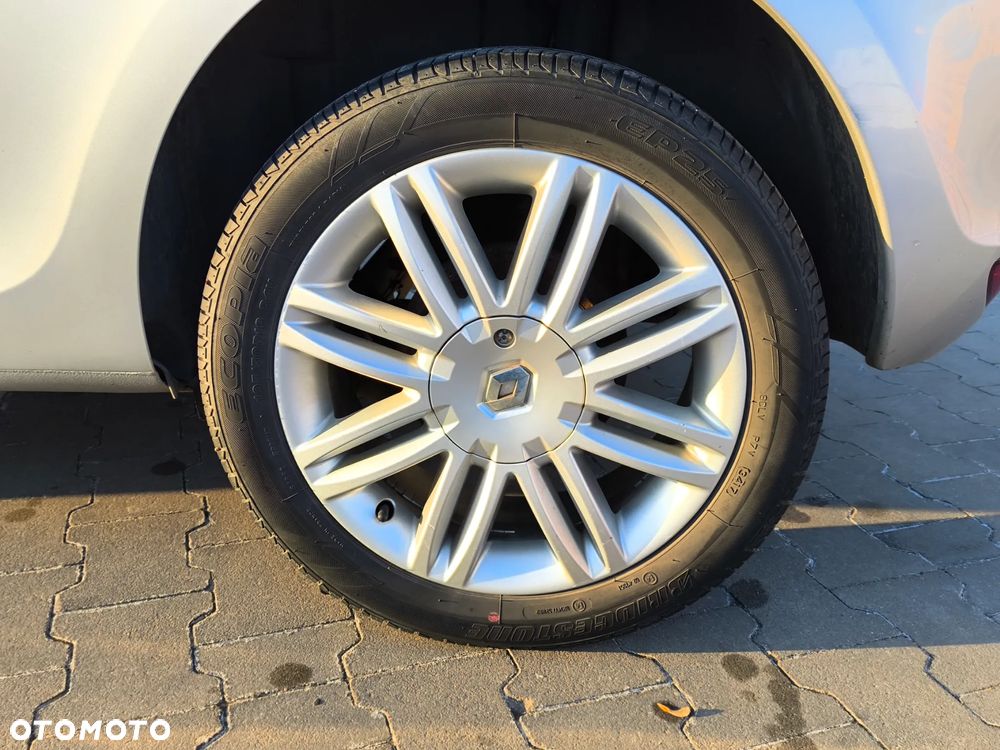 Renault Clio 1.5 dCi Authentique - 8