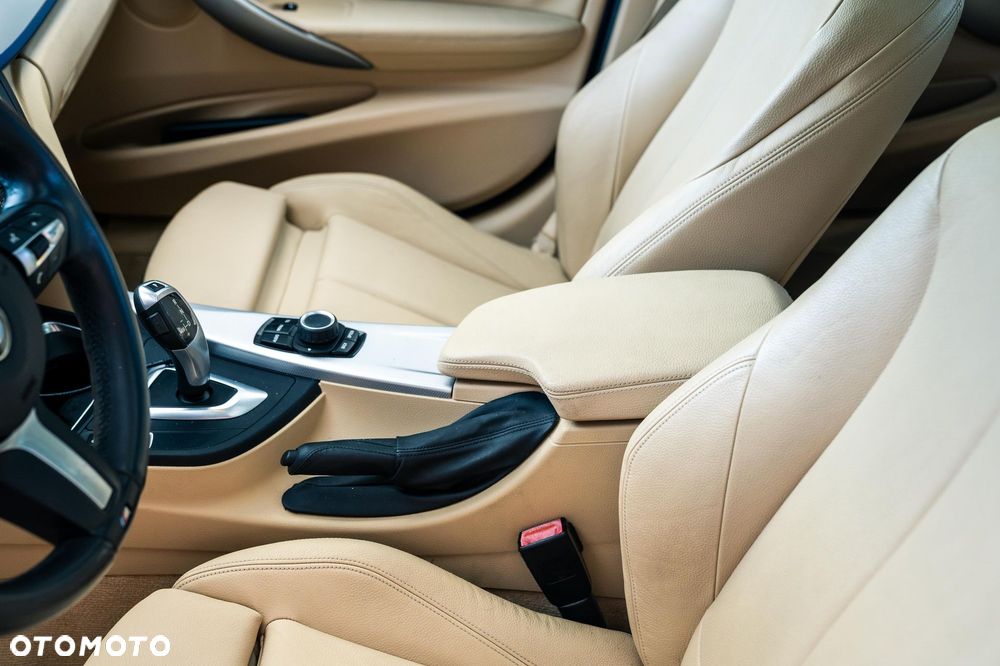BMW Seria 3 328i - 16