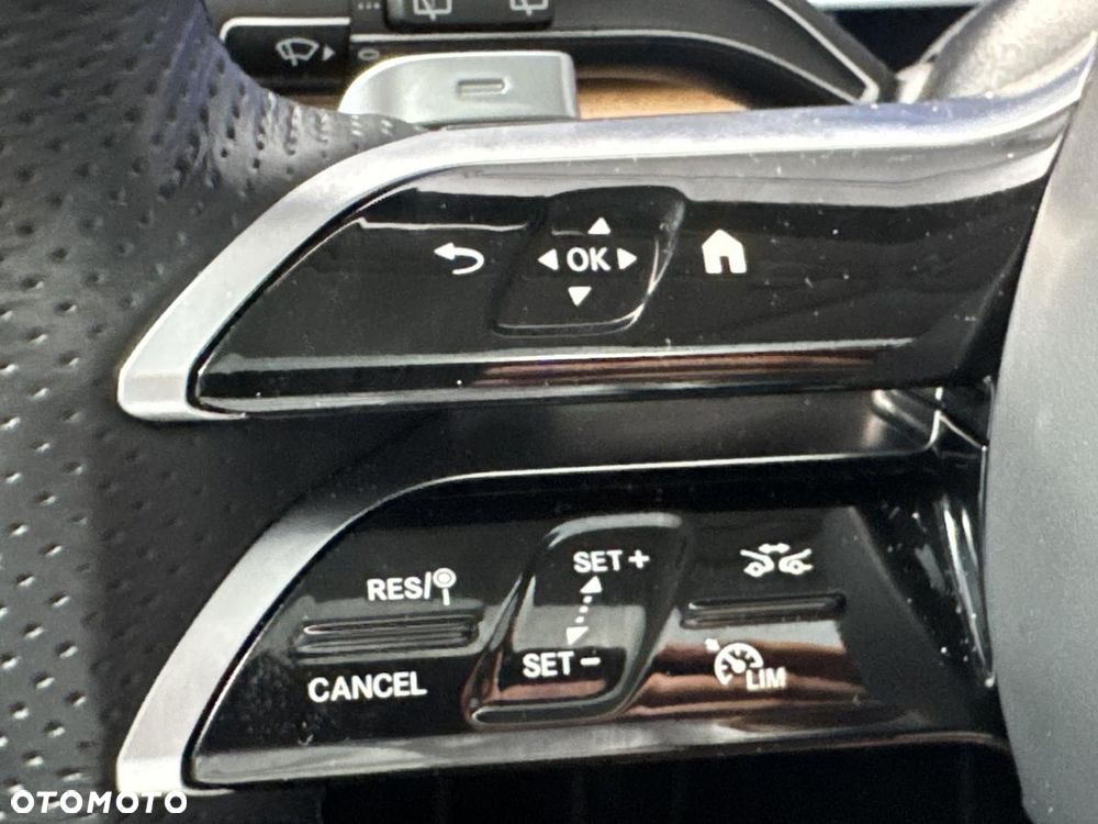 Mercedes-Benz GLS - 16