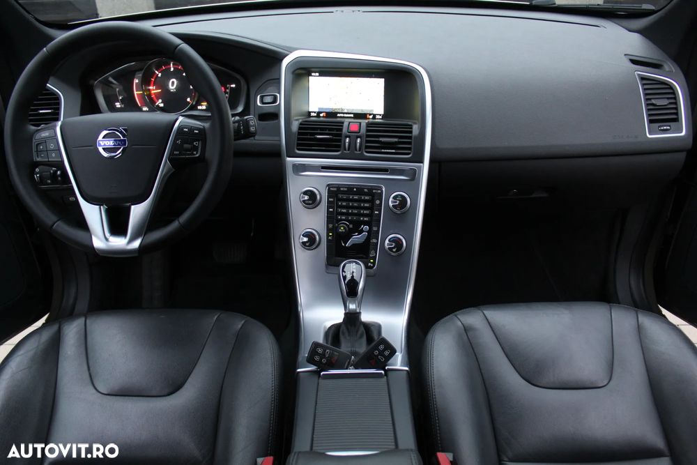 Volvo XC 60 D5 AWD Geartronic Summum - 3
