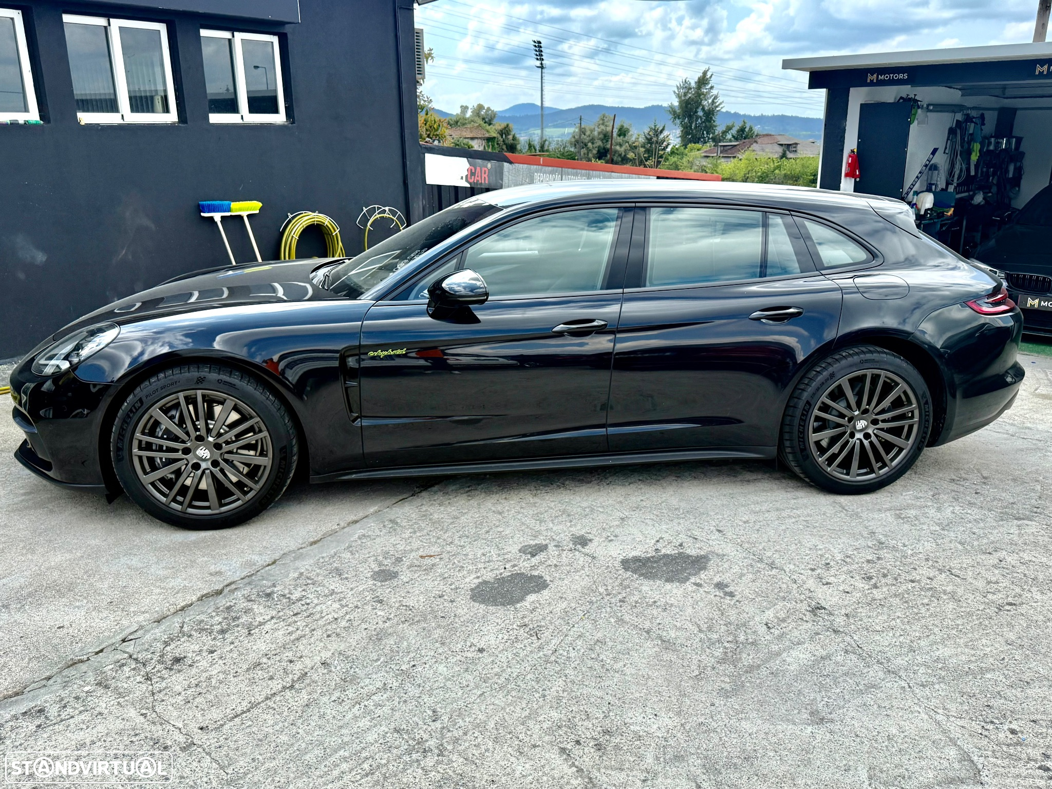 Porsche Panamera Sport Turismo 4 E-Hybrid 10 Years Edition - 23