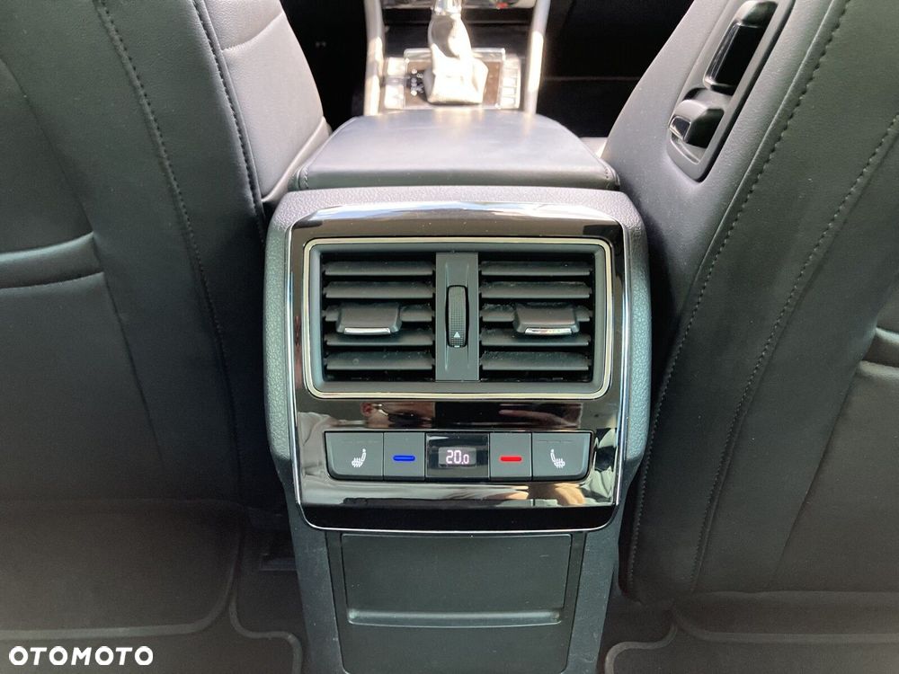 Skoda Superb 2.0 TDI SCR L&K DSG - 26