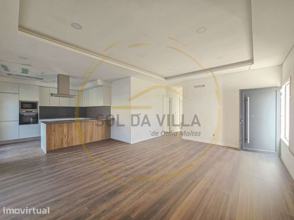 Moradia com piscina T3+1 - Fernão Ferro, Seixal - 550.000€ - Grande imagem: 3/24