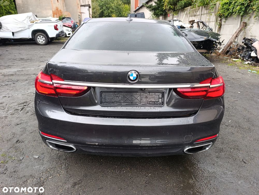 BMW Seria 7 750Li xDrive - 14