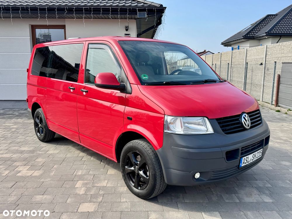 Volkswagen Caravelle - 1