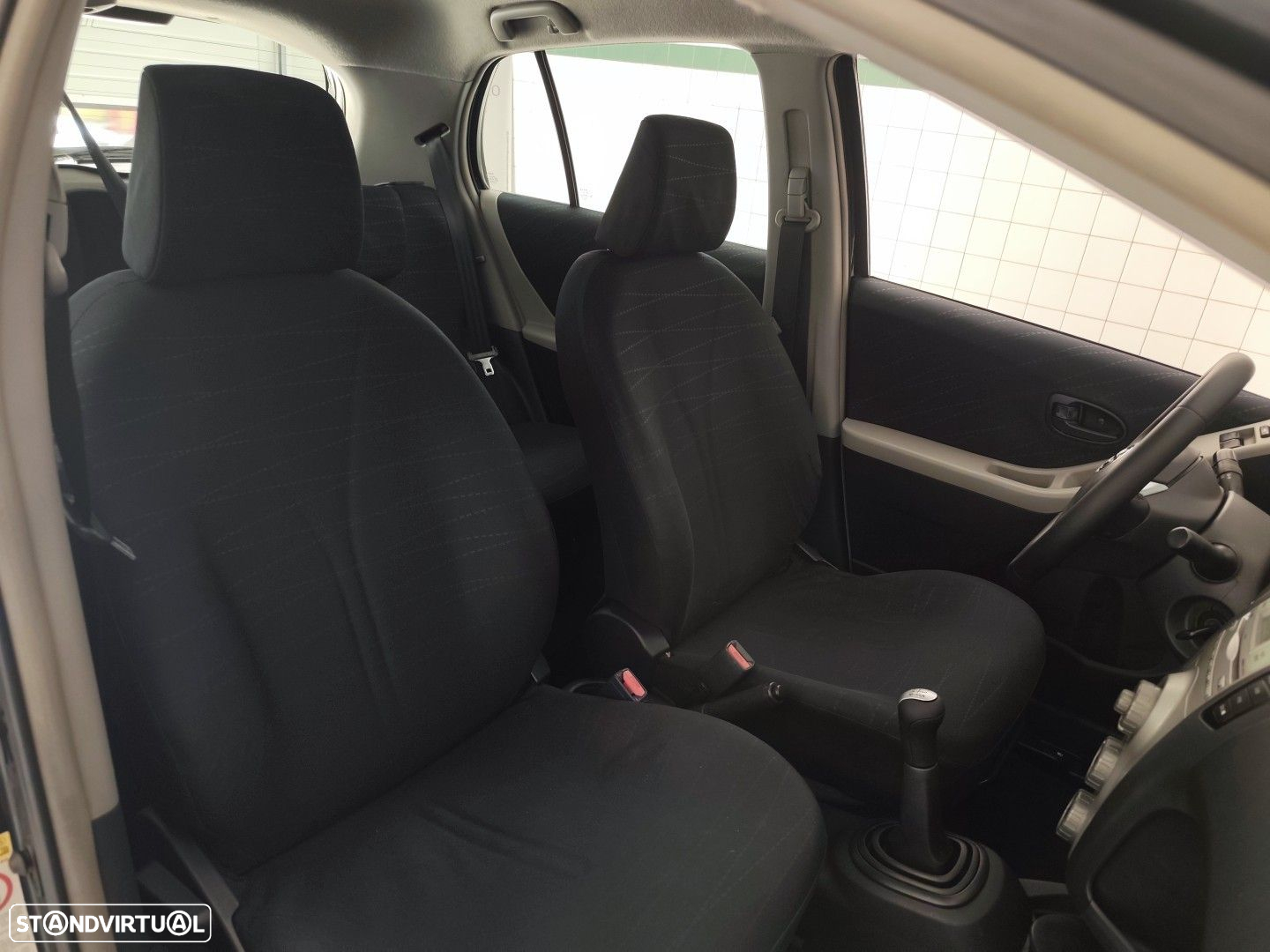 Toyota Yaris 1.0 VVT-i AC - 10