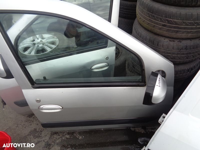 Vand usi Dacia Logan fata stanga-dreapta cu oglinzi usa  stanga putin lovita cu 400ron - 1