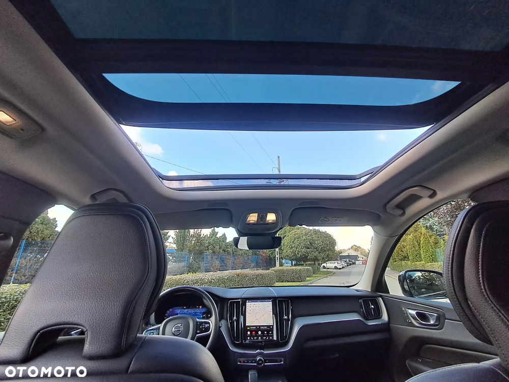 Volvo XC 60 B4 D Plus Dark - 20