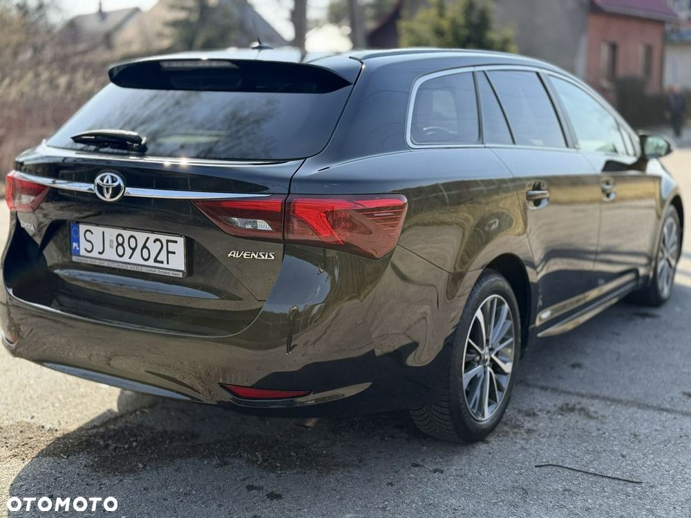 Toyota Avensis - 5