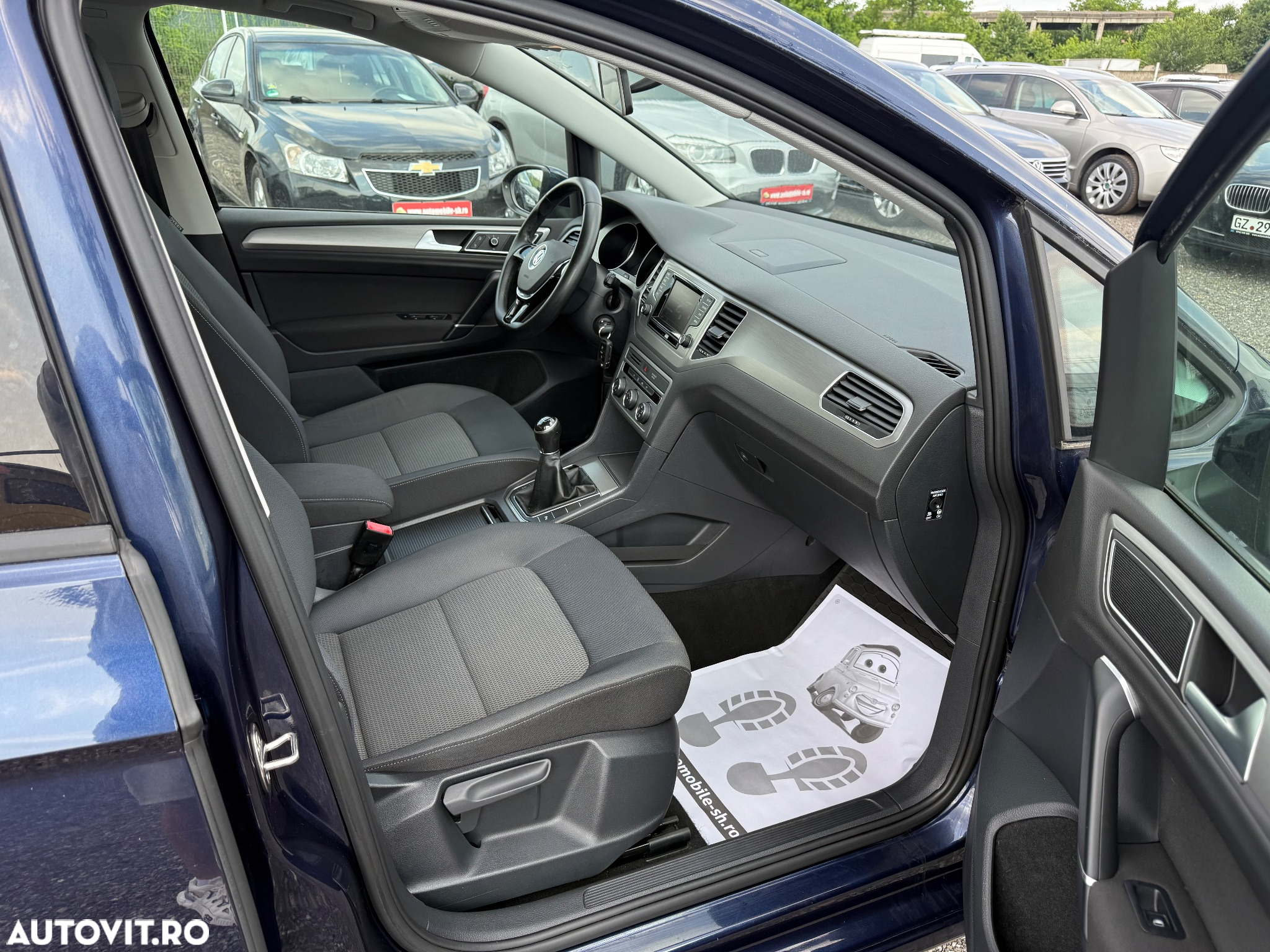 Volkswagen Golf - 10