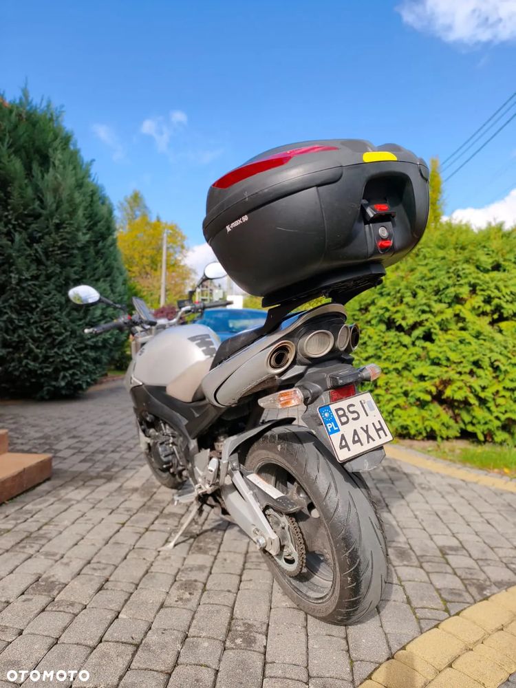 Suzuki GSR - 9