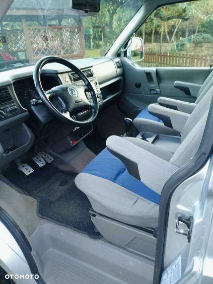 Volkswagen Multivan - 11