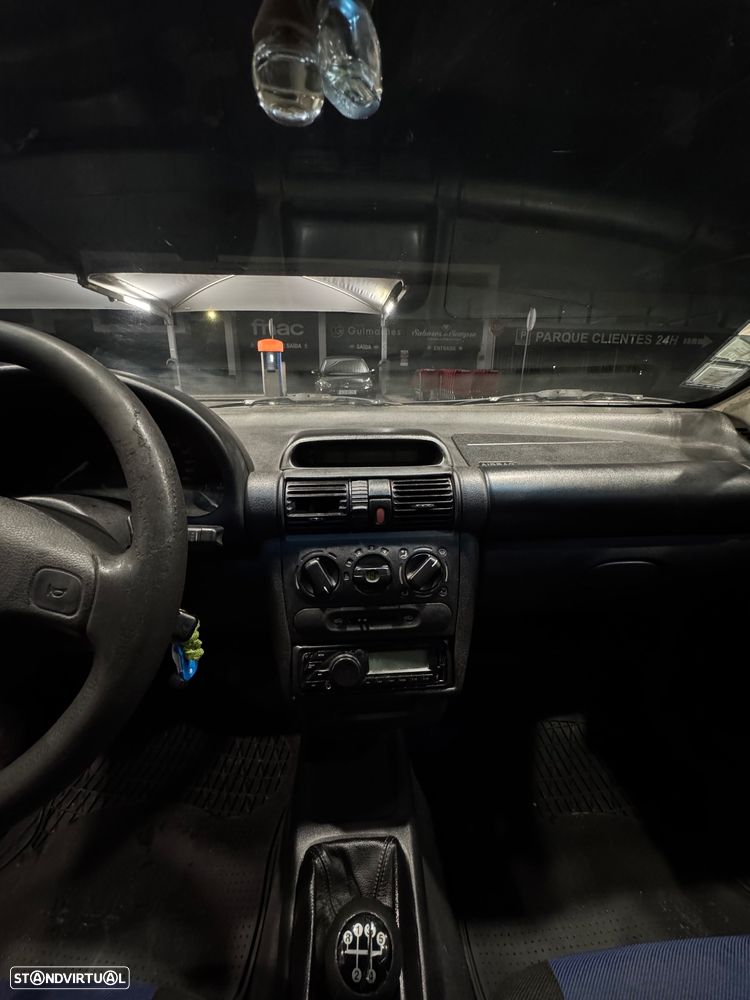 Opel Corsa 1.5 TD - 8